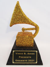 Load image into Gallery viewer, Grammy award Centerpiece - Designs by Ginny
