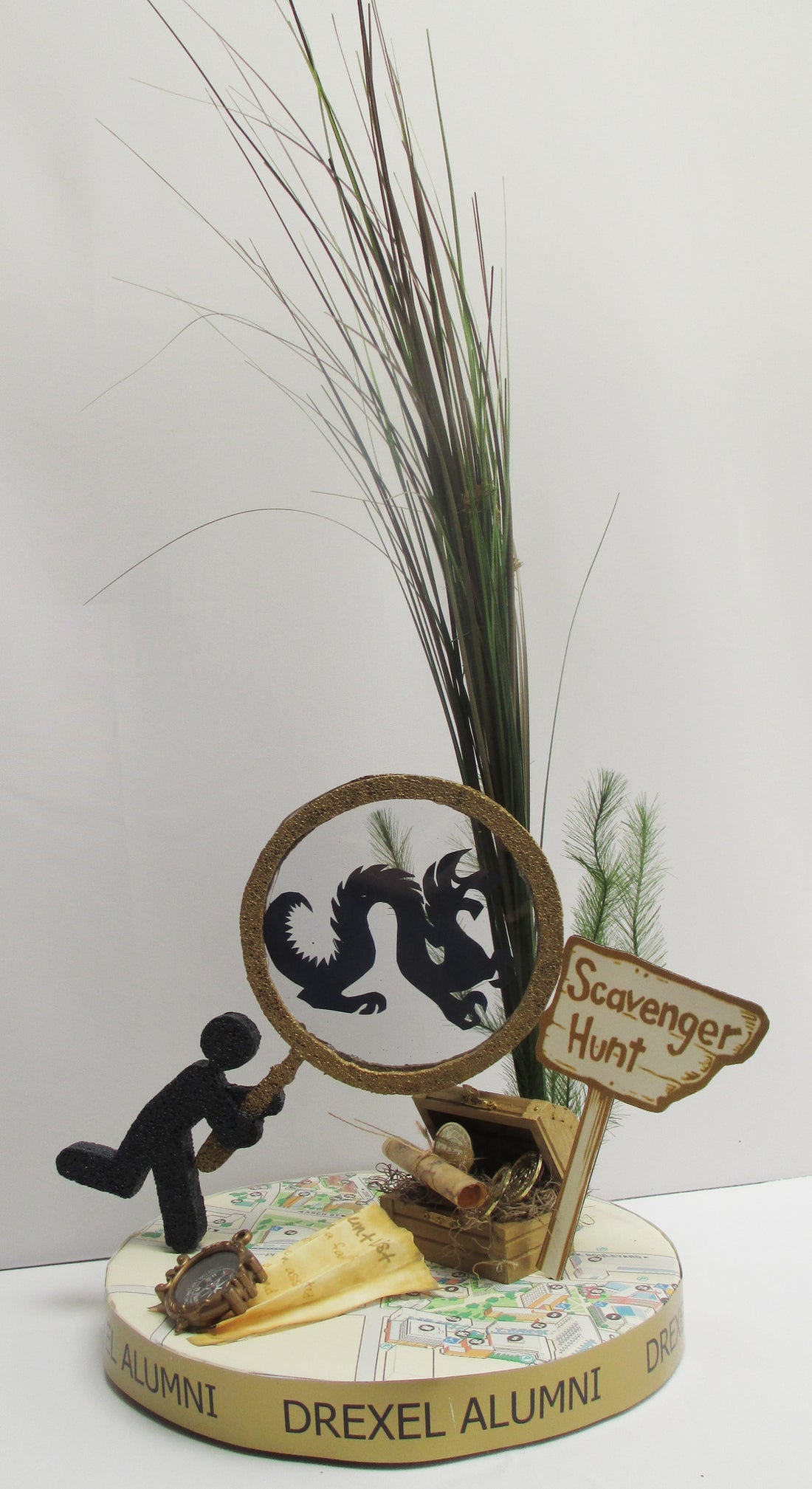 Scavenger Hunt Centerpiece