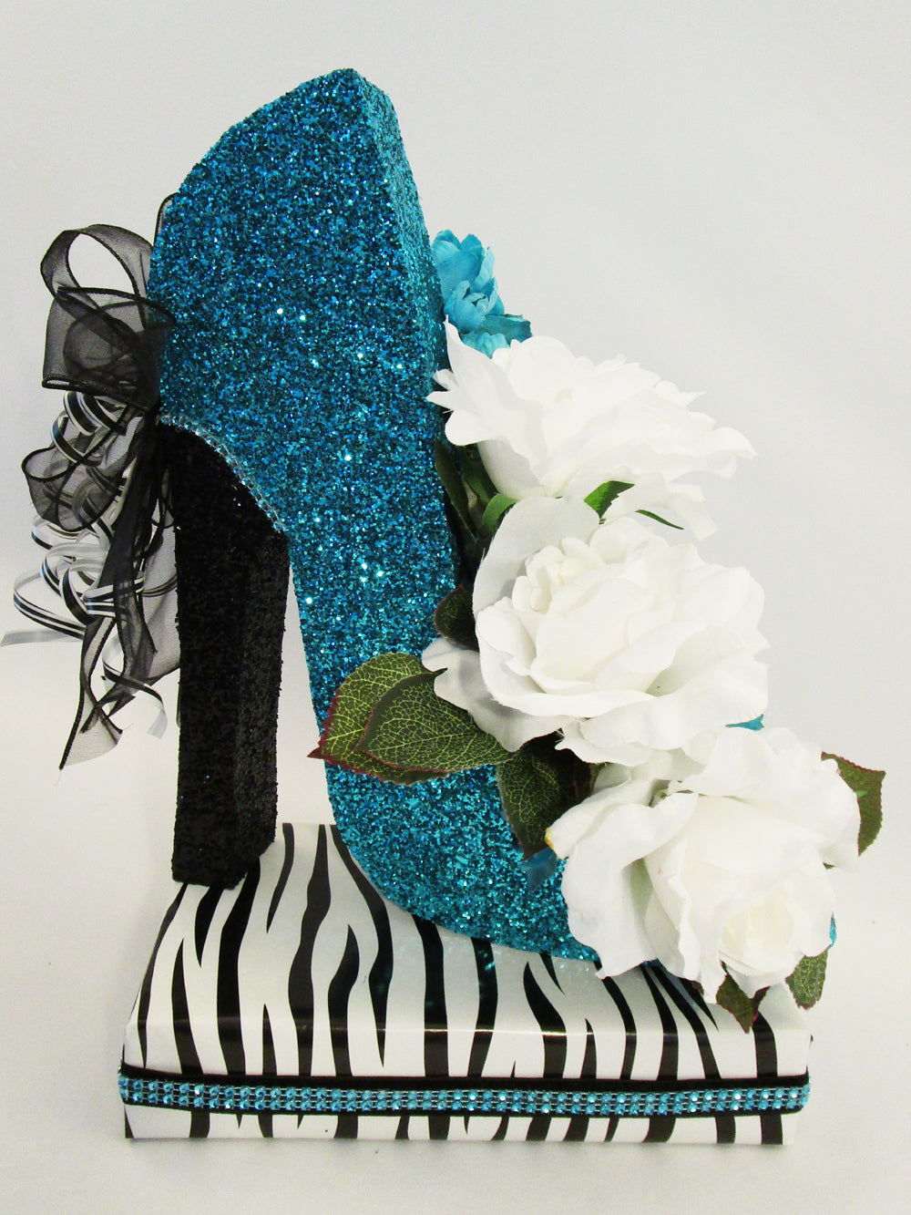 【Yuya 】BEAUTIFUL SHOES Turquoise high heel shoe with white roses centerpiece